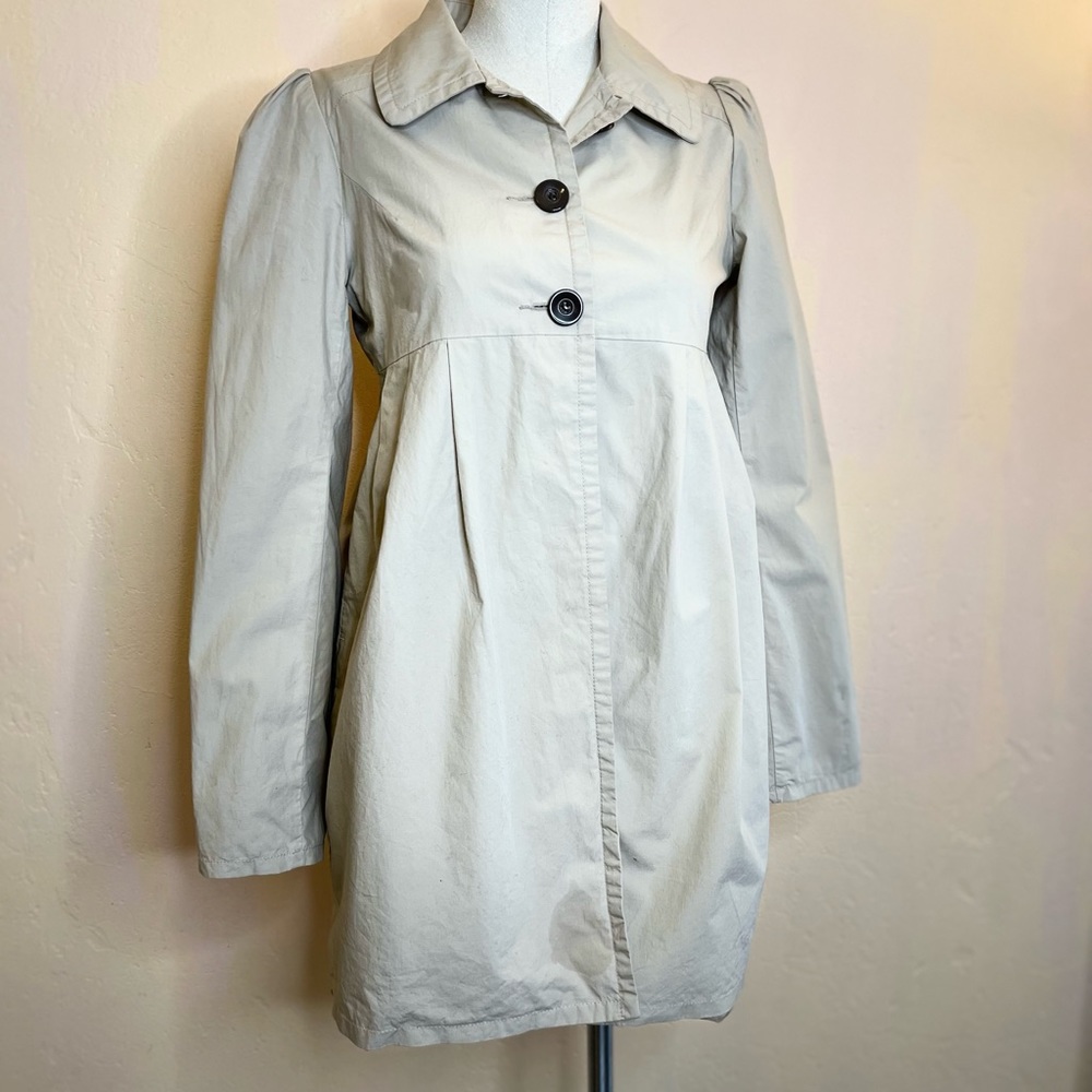 BB Dakota puff sleeve empire waist button front light trench coat, size small